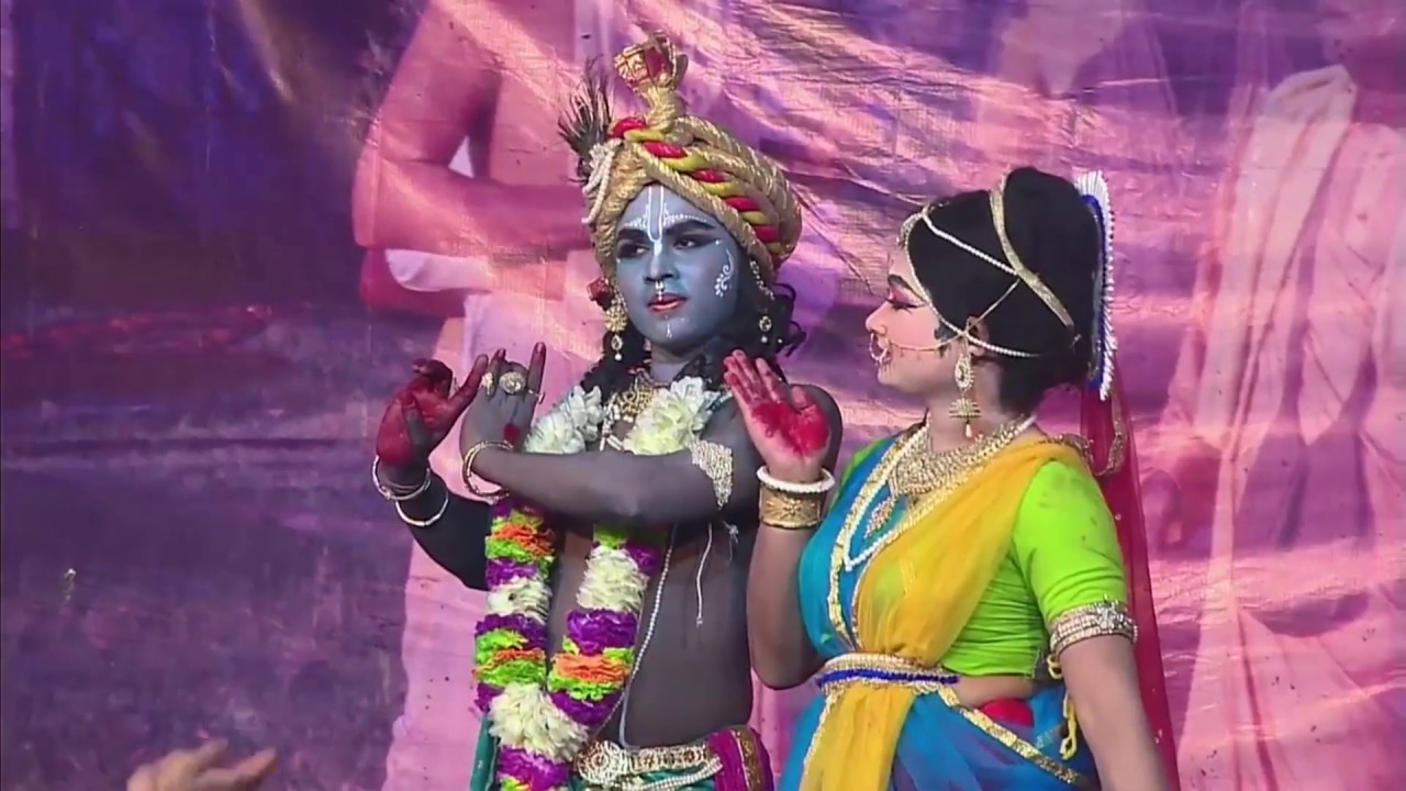 বাংলাদেশী যুব গোষ্ঠির পরিবেশনায় মঞ্চ নাটক 