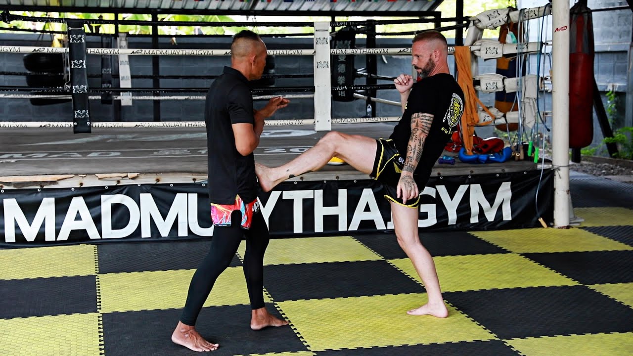 Muay Thai Training - Using the Teep Effectively with Sean Douglas