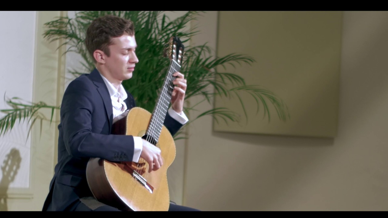 Thibaut Garcia plays Variations on an Anatolian Folksong by Domeniconi
