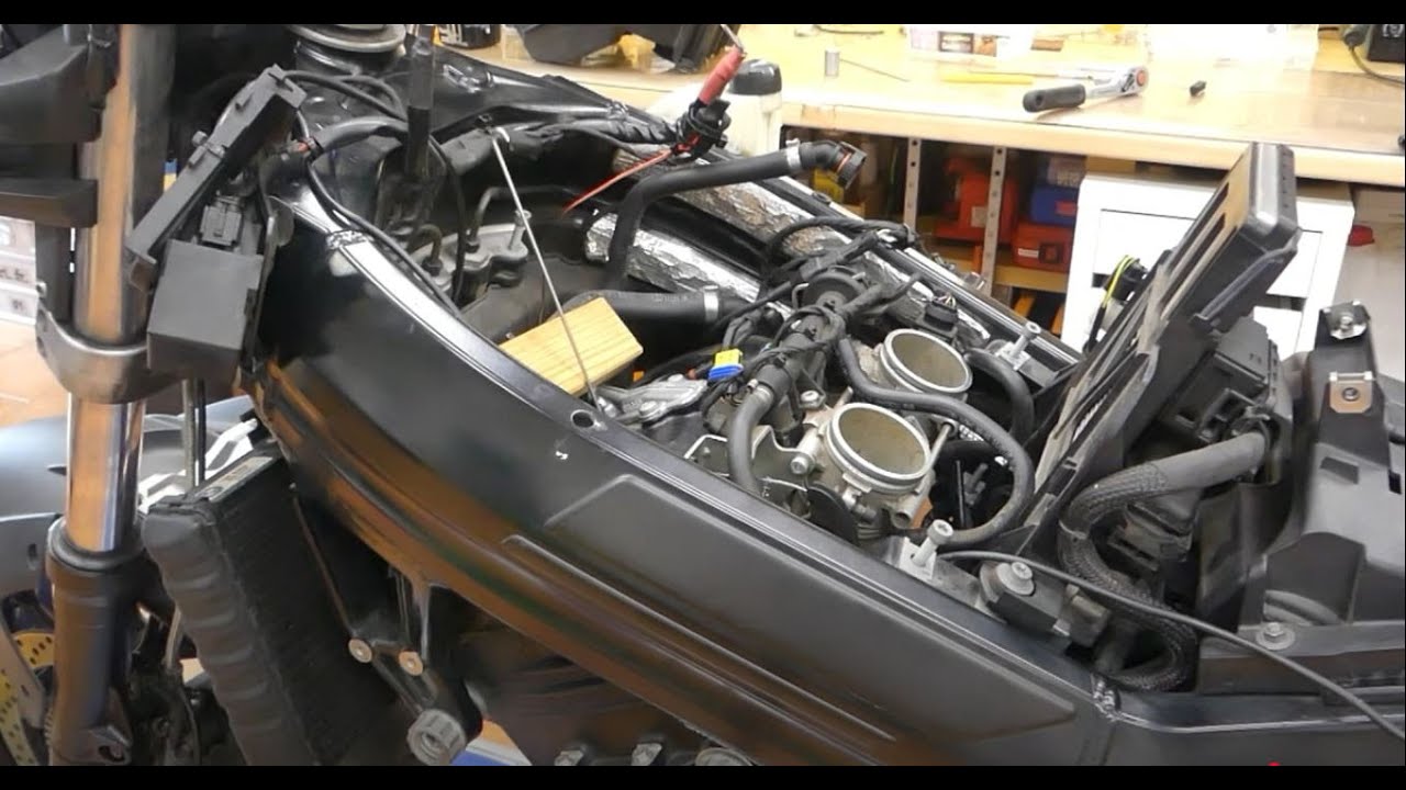 BMW F800R - Wiederbelebung -- Teil 02 -- Wasserpumpe undicht - Zylinder endoskopieren