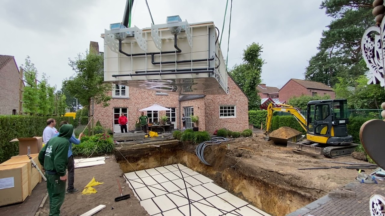 Zwembad aanleg in slecht bereikbare tuin door ZwemParels