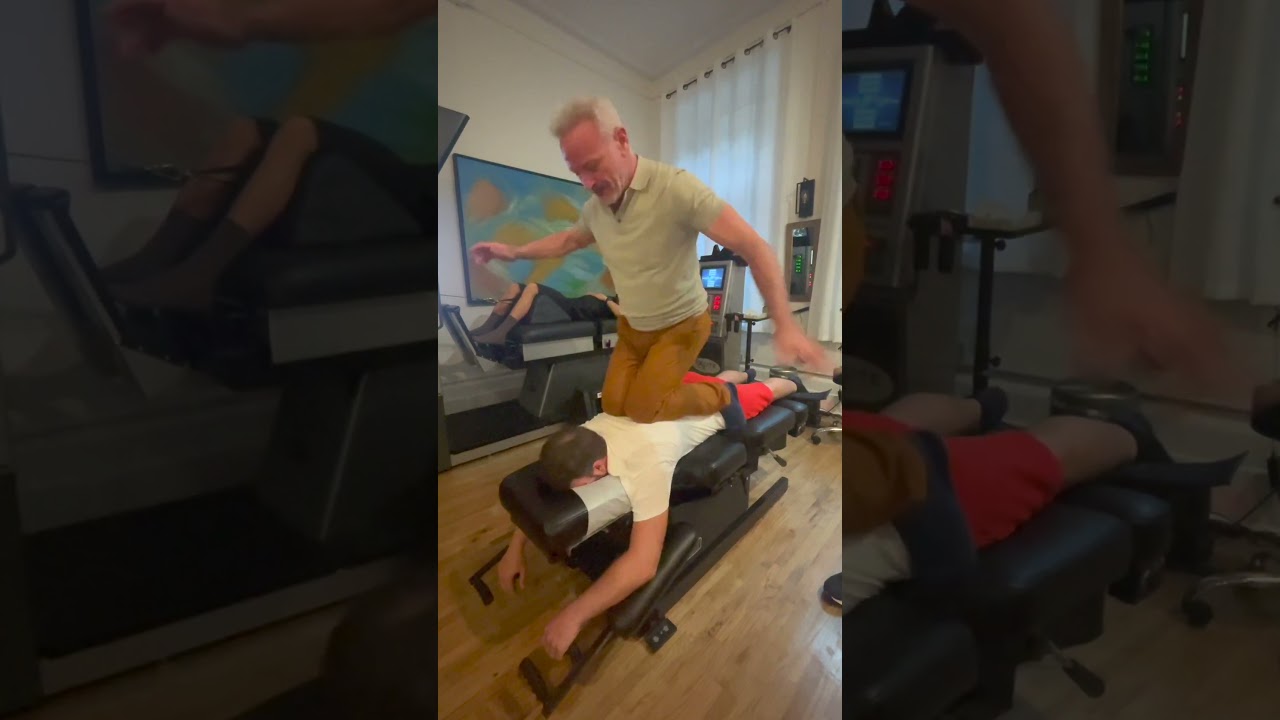 DON'T TRY THIS AT HOME  😱 CHIROPRACTIC ADJUSTMENT