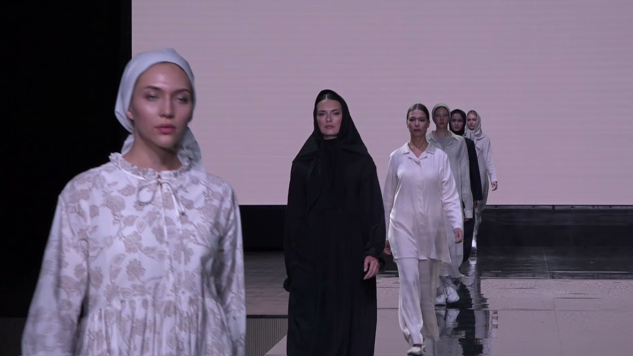 Alsu GILMI Runway Show - Modest Fashion Day 2021 - Russian Fashion Council | DNMAG