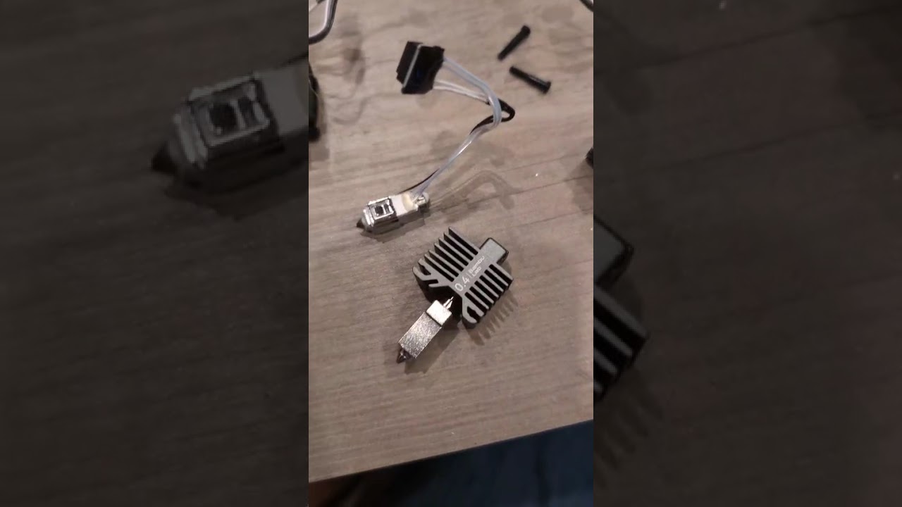 2 broken print heads! ugh!Replaced 1 and going to get replacement parts to get the other one working