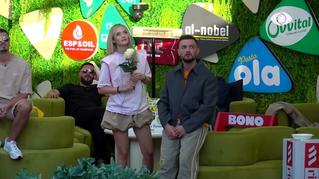 Surpriz&euml; nga ajri p&euml;r Selin, tre parashuta nj&euml;her&euml;sh - Big Brother Albania VIP 5
