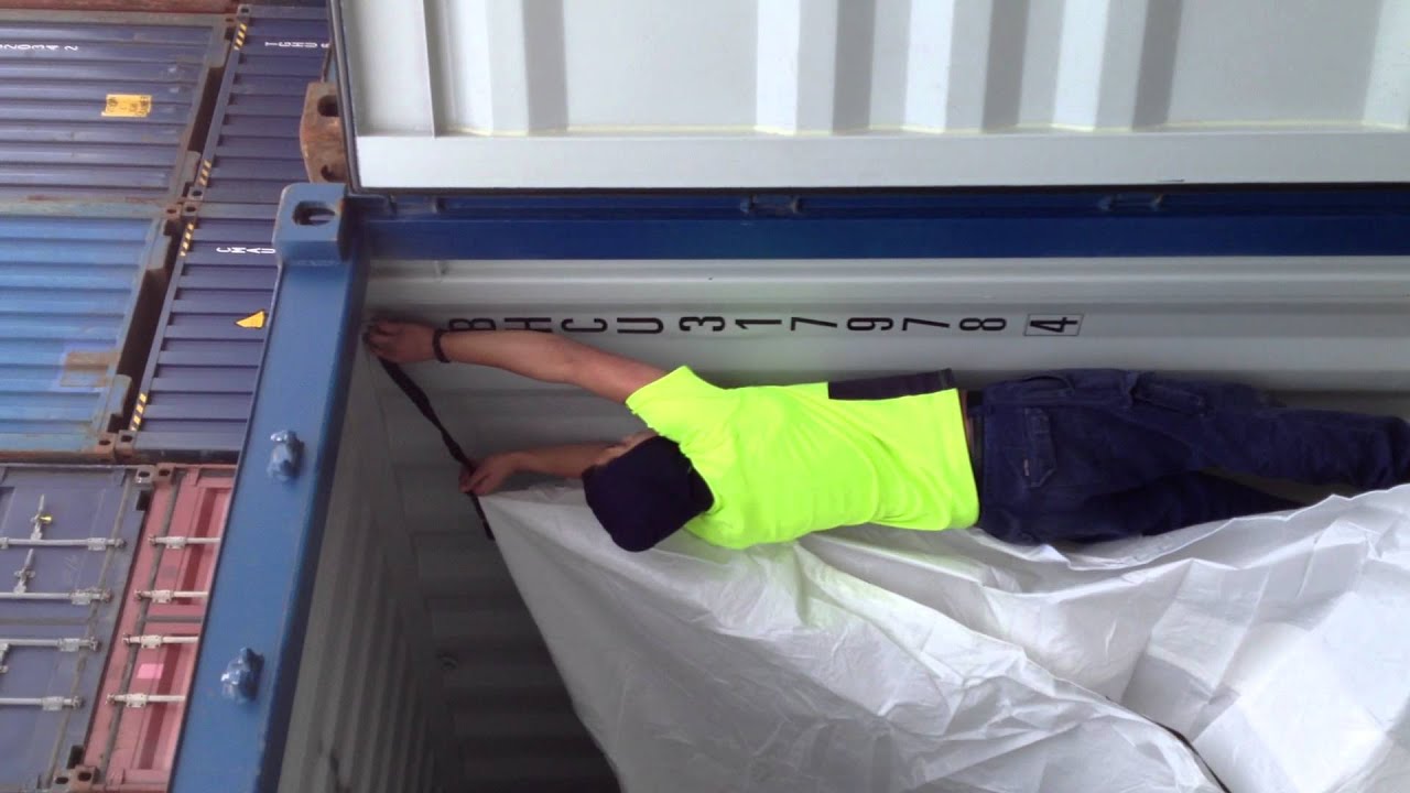 Installing Dry Container Liner 008.MOV