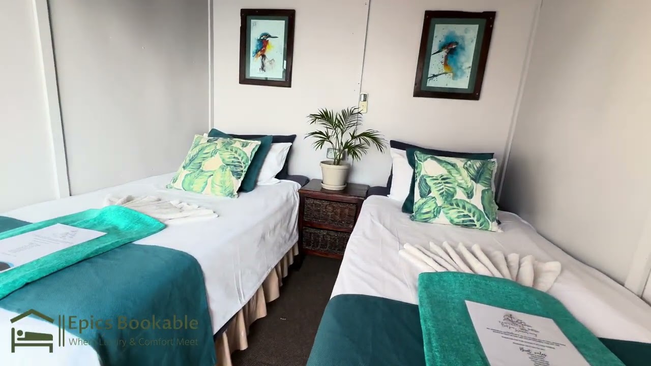 8 Cabin Capacity, 16 Maximum Capacity, 4 Bedrooms, 2 Shared Bathrooms, Houseboat, Kariba