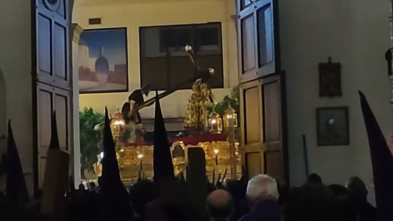 SALIDA NAZARENO HUELVA DESDE INTERIOR TEMPLO 2023