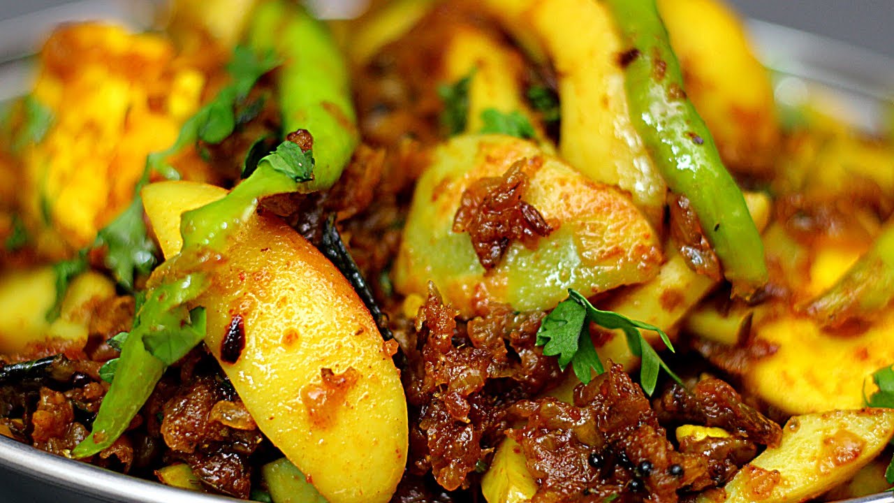 అన్నం,పప్పు,చపాతీ లాంటి వాటిలోకి సూపర్ రుచిగా ఉండే ఉడికించిన గుడ్లతోటి వేపుడు  Boiled Egg Fry Telugu