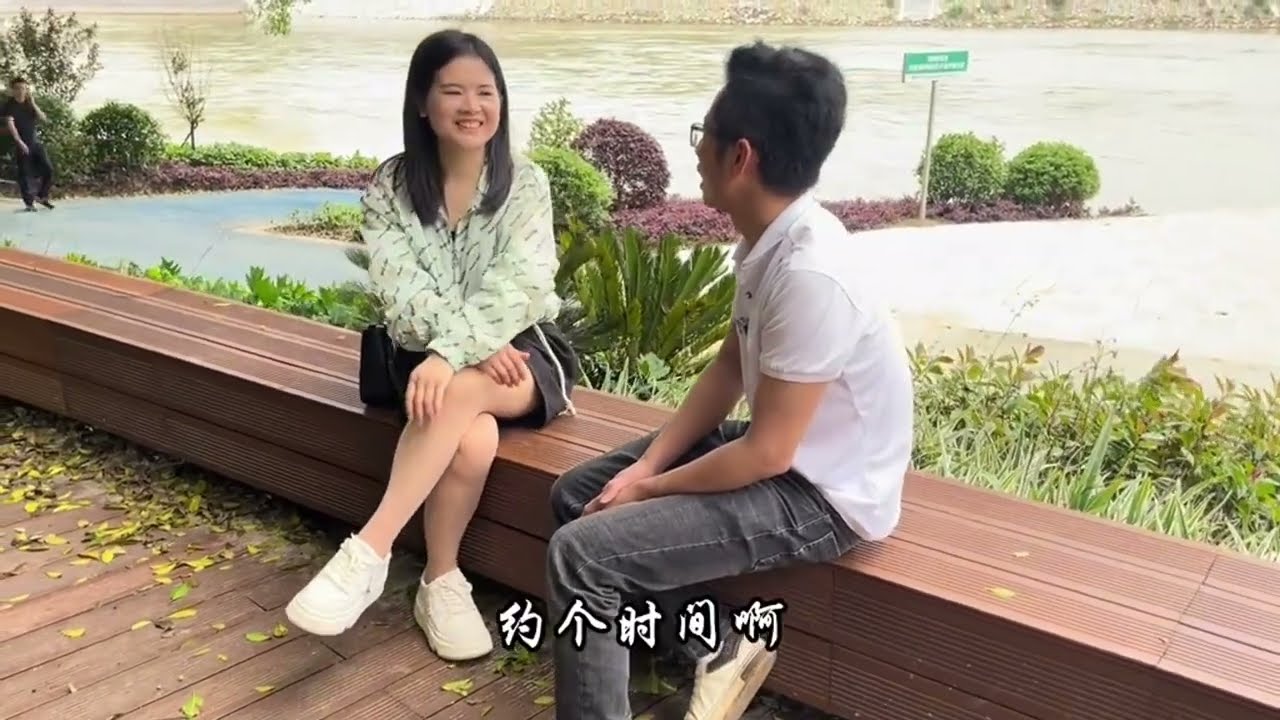 上帝给了我们一双脚，就是要让自己去走路的，走出自己的精彩。