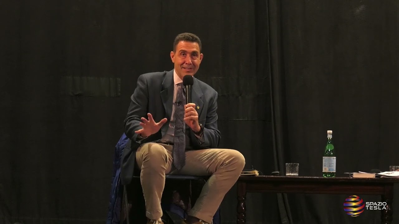 Il Mondo al Contrario Conferenza del Gen. Roberto Vannacci
