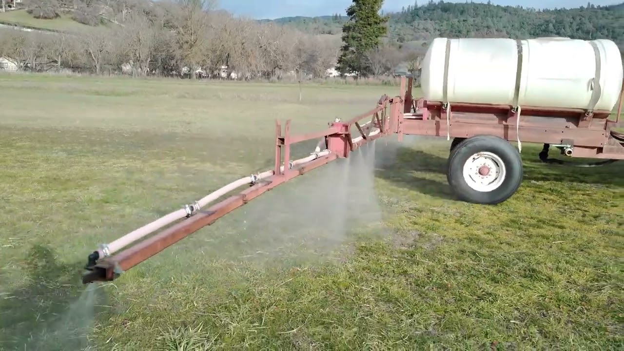Lot # 0105: Sprayer 300 Gallon
