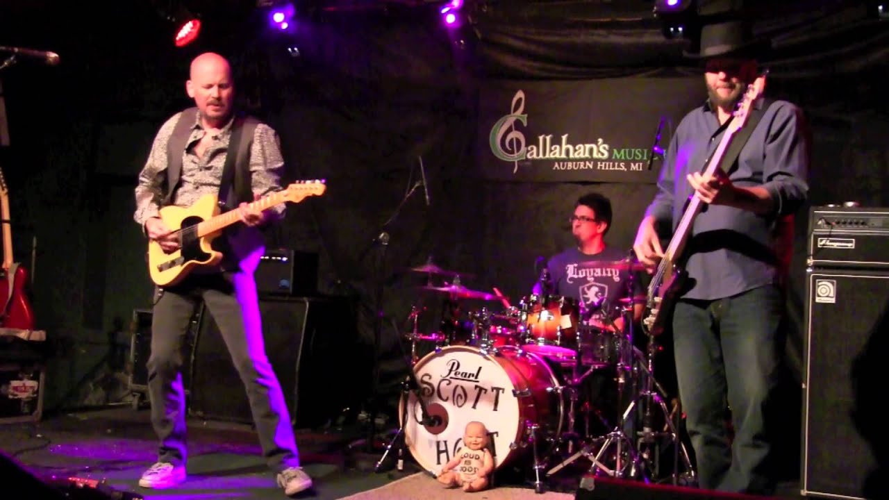 ''POLK SALAD ANNIE'' - SCOTT HOLT BAND @ Callahan's, April 2015