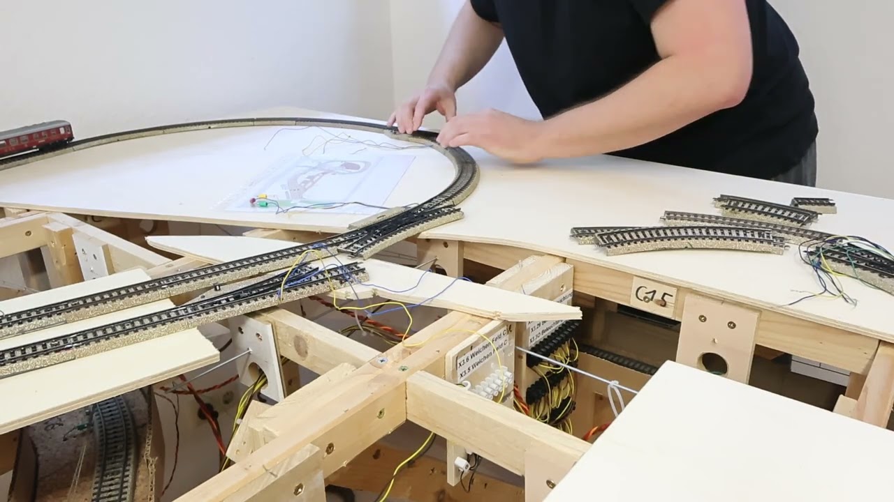 Baufortschritt #5 - Gleisdreieck zusammen stecken