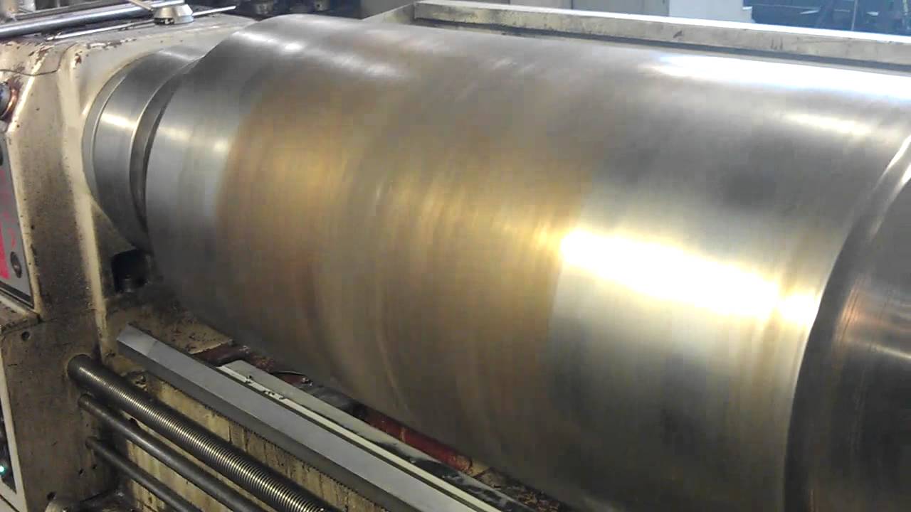 Turning ends on roll from mill
