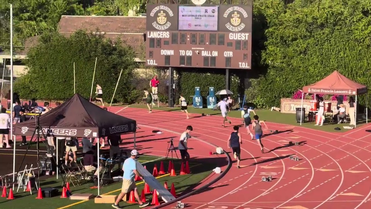 Christian Blue at WCAL Frosh Soph district final 400m PR 51:75