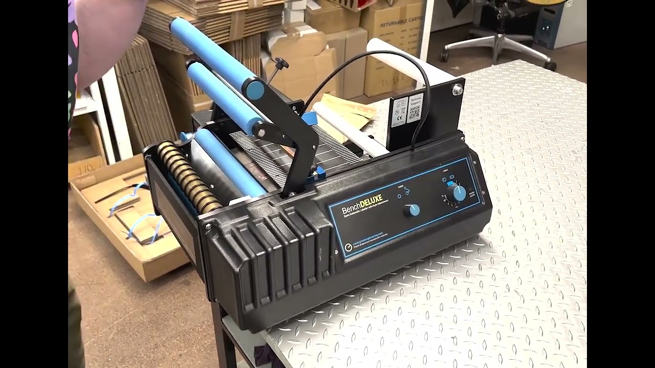Unboxing your new electric label applicator 1