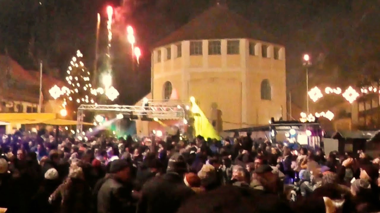 Bodenmais im Bayerischen Wald : Silvesterparty 2012 auf dem Marktplatz