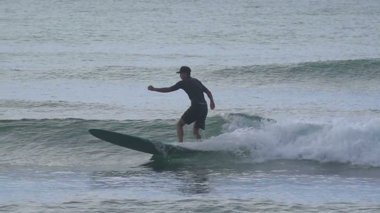 Unsurfable //Trying to Shred Mini Waves
