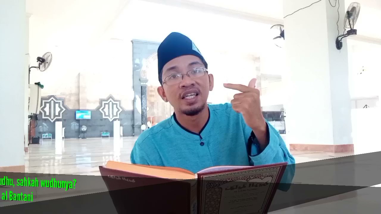 Ada sisik ikan di tangan, sah kah wudhunya? [] Kitab Nihayatu az Zain