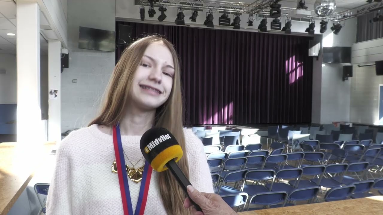 Burgemeester Martijn Vroom maakt winnende schetsbekend van gemeentelijke jeugdpenning