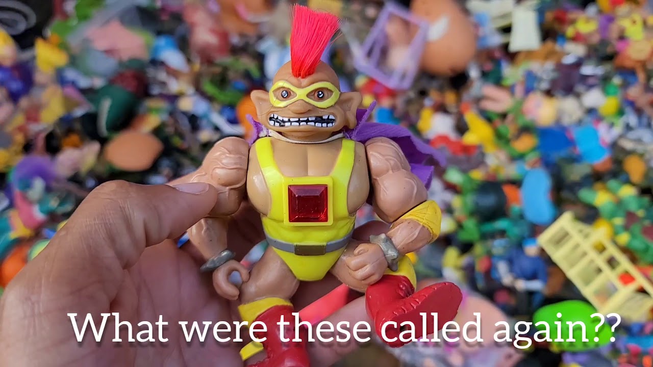 TOY HUNTING AT SWAP MEET!! Crazy Retro finds 🔥🔥🔥