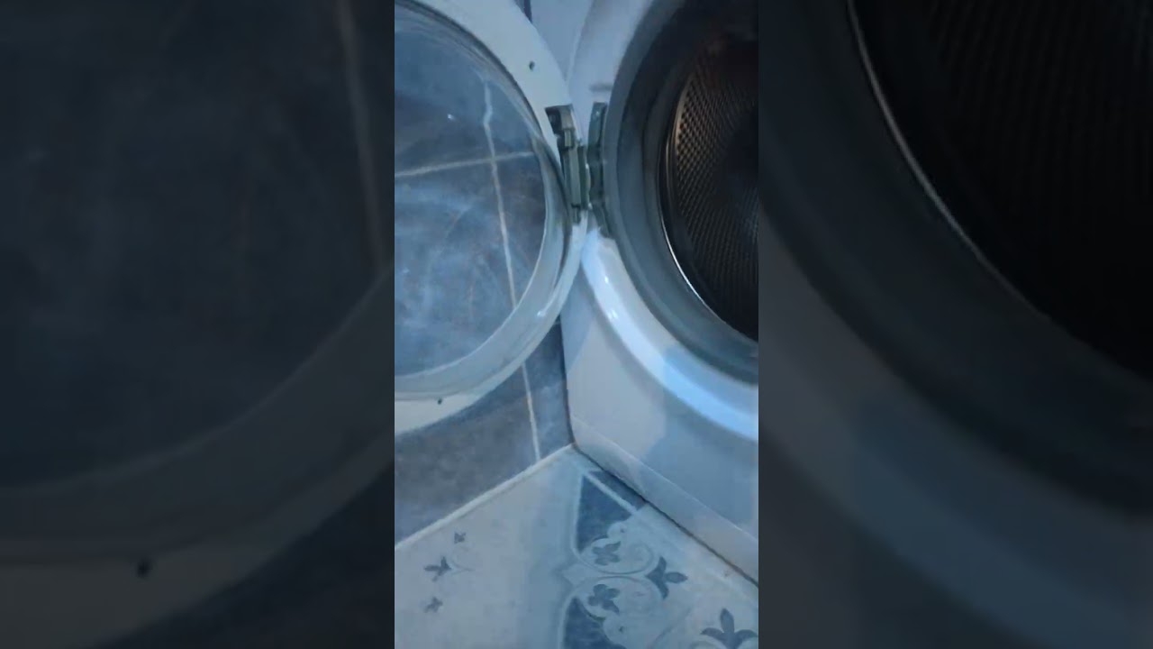 2. Video.Evet arkadaşlar size soru soracağım Hotpoint Ariston alakalı olarak 5:30 dk ama!(Bu kadar).
