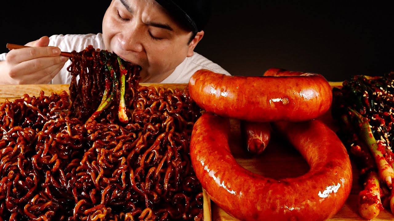 입맛 돋구는 짜파게티와 파김치, 킬바사소세지 먹방~!! Jjapaghetti, green onion kimchi, kielbasa sausage