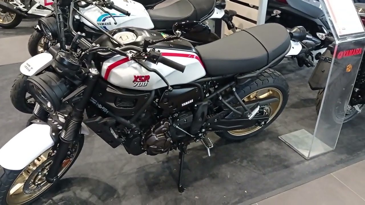XSR 125 LEGACY avec accessoires, XSR 700.