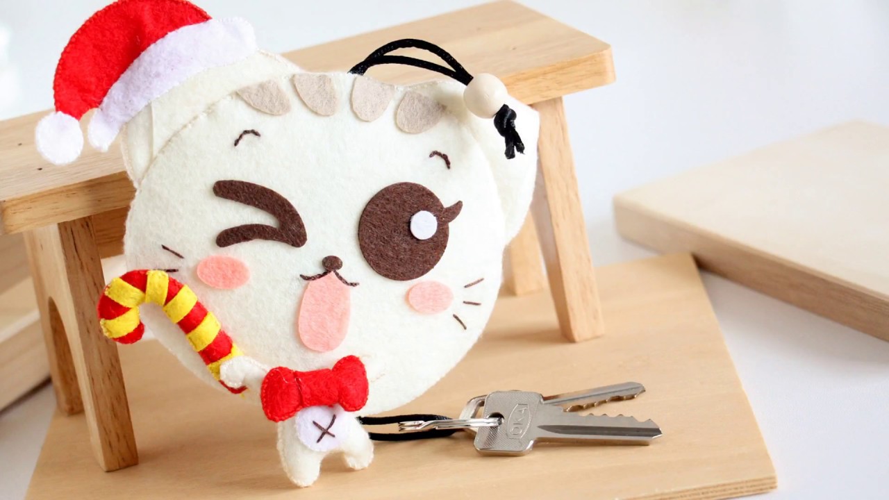 วิธีการเย็บพวงกุญแจสักหลาด How to make a felt key cover by Vanida Quilts