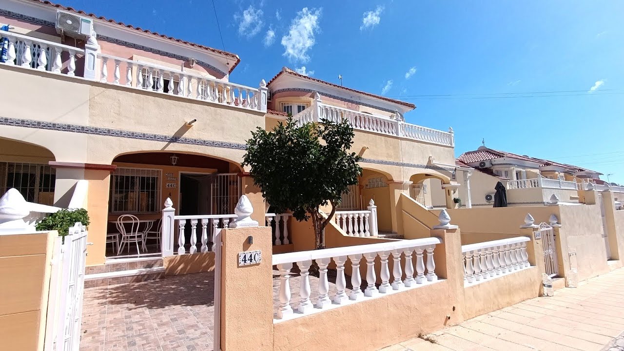 Sold 117,500€ Villamartin South facing 2 bed townhouse, Furniture,AC community pool