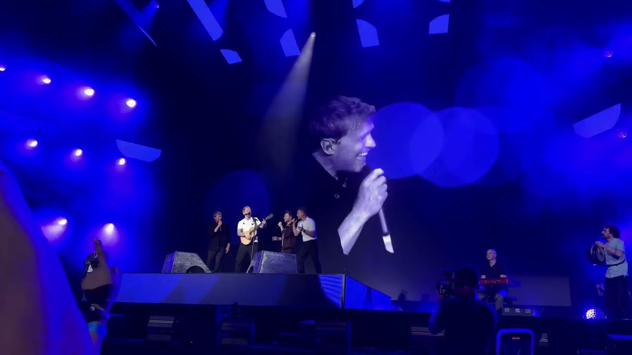 Ed Sheeran x Westlife - Flying Without Wings live in Ipswich
