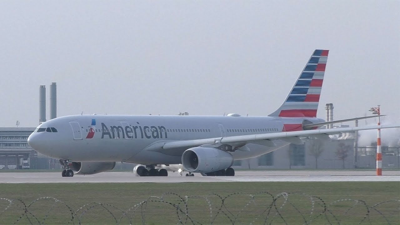 American Airlines Airbus A330 takeoff at Munich Airport | N282AY