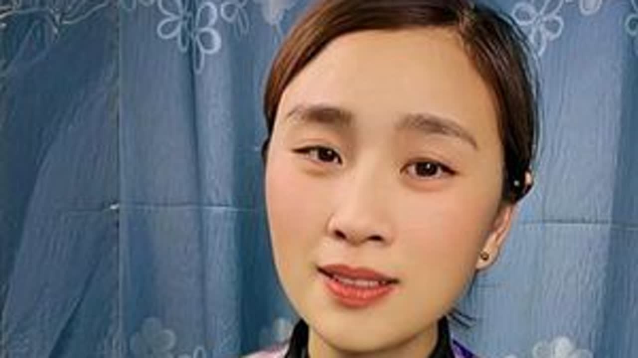 一首唱哭天下儿女的歌《妈妈的脊背》妈妈用柔弱的身躯托起一个家，含辛茹苦把儿女拉扯大，自己确满头白发#妈妈的世界很小里面装满了你 #母爱伟大 #我的农村生活