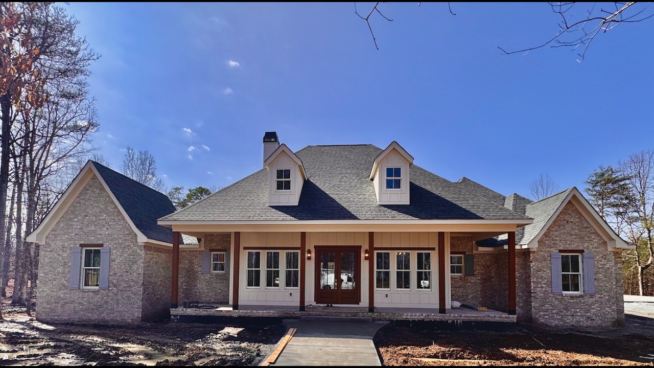A stunning home with beautiful details and mountain living in Fredonia Mountain, TN — Ep. 275