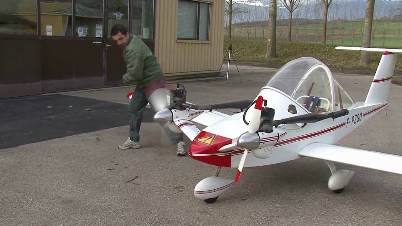 Cricri airplane in flight HD