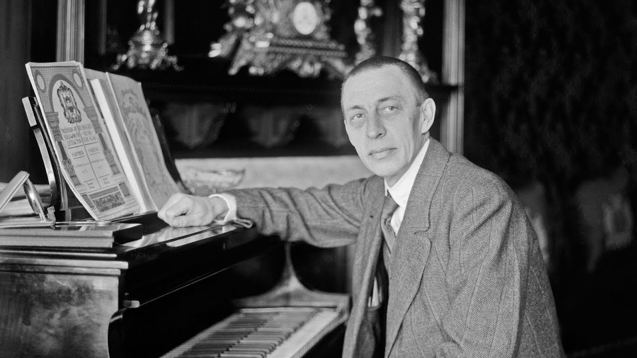 Rachmaninoff Plays - Gavotte from Violin Partita No.3 in E (BWV 1006)