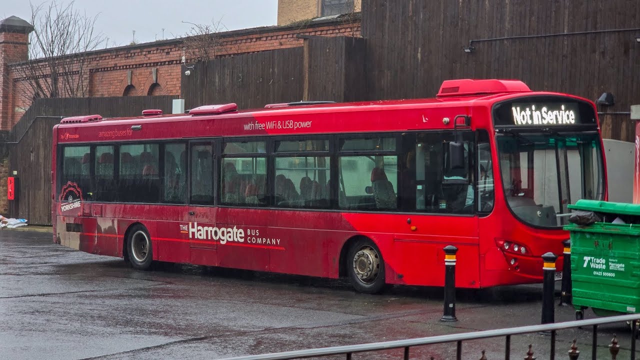 Transdev Blazefield 1836 H16ESU (YJ07PDU) Running 6 Pannal Ash Circular