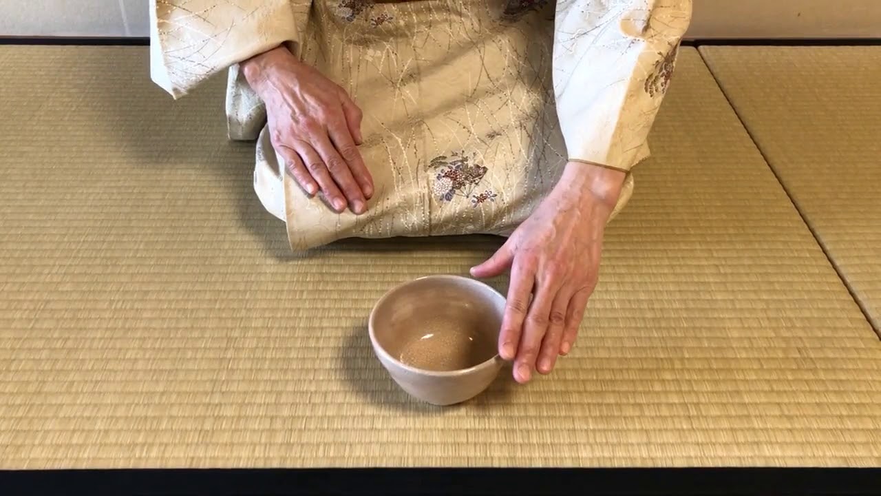 茶碗を押さえてみましょう