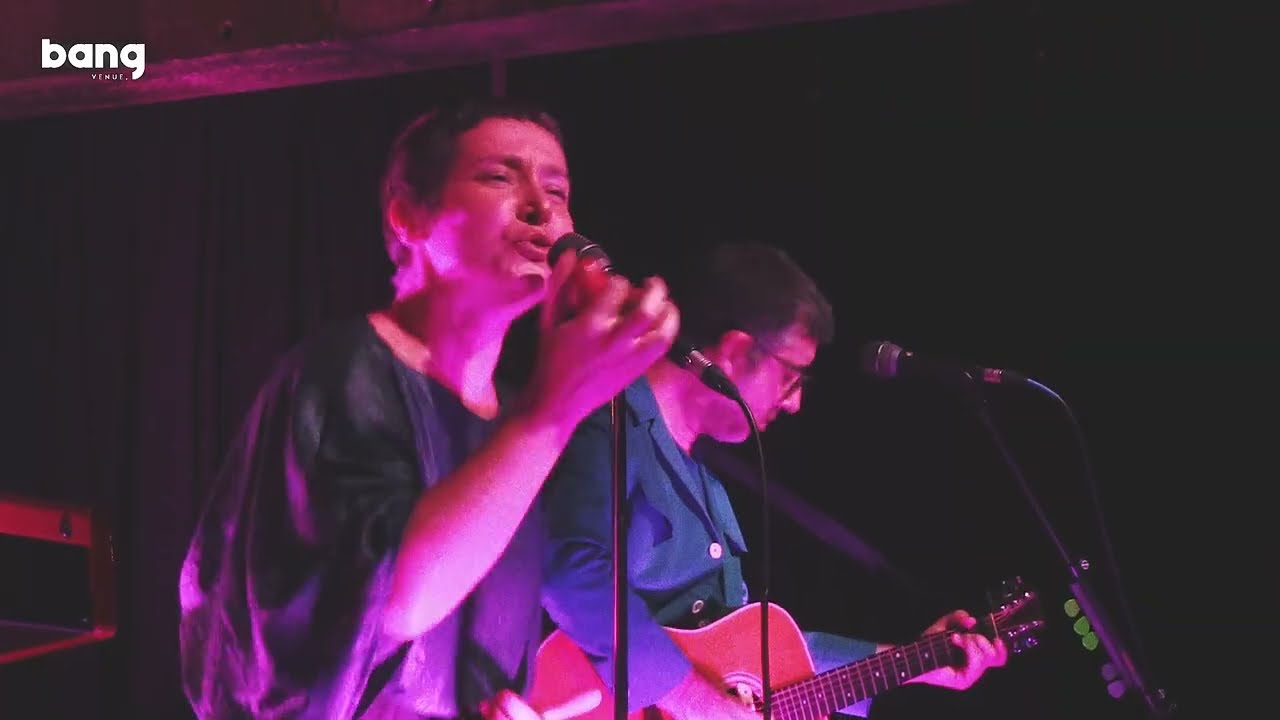 TUDO NO AMOR - CLÃ ao vivo na sala Bang Venue