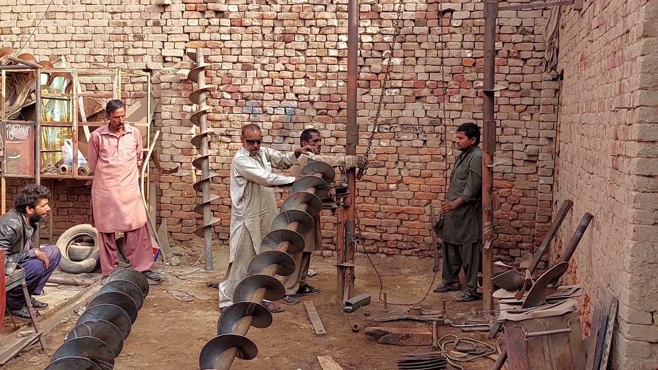 Making a Heavy Duty Conveyor - Full Process of Screw Conveyor Manufacturing