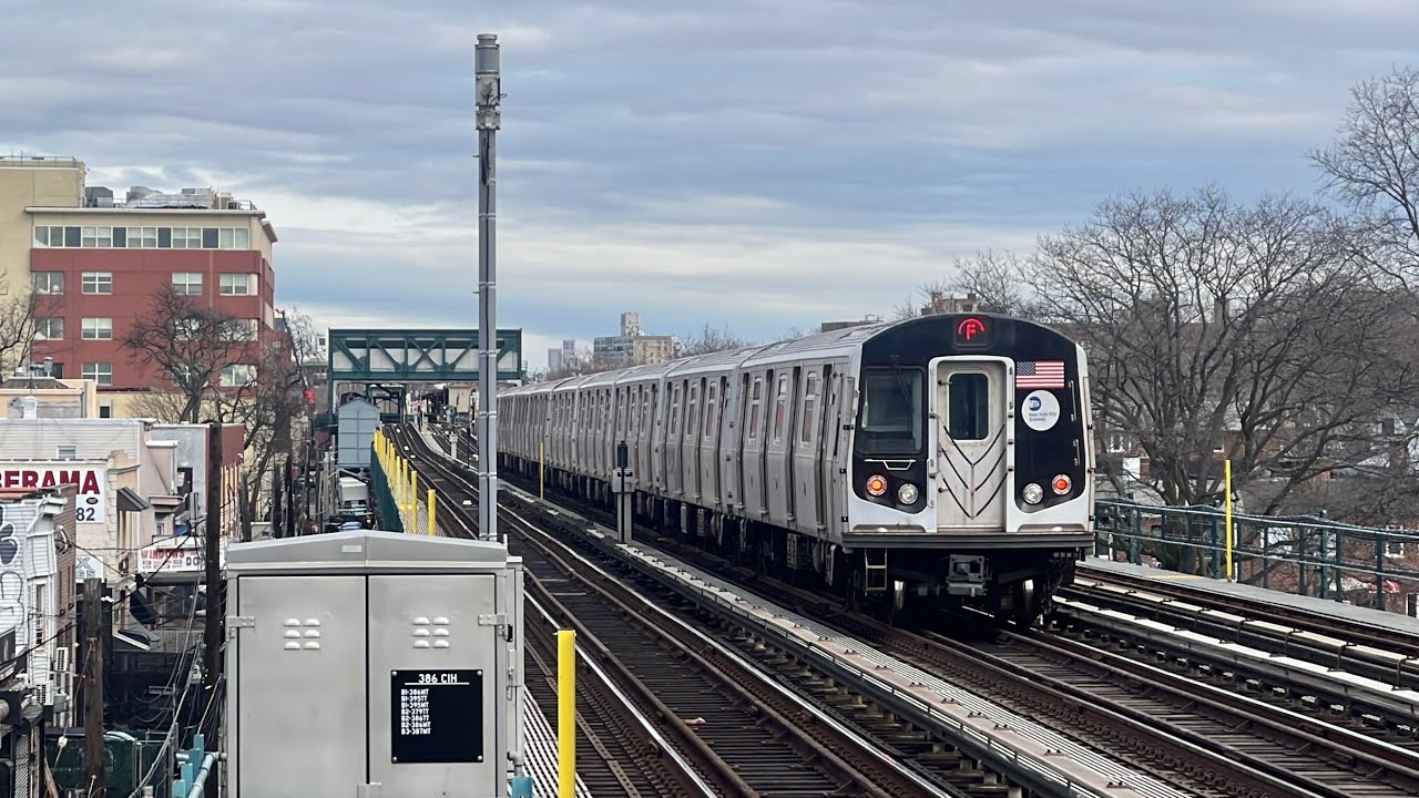 (F) Trains at Avenue U