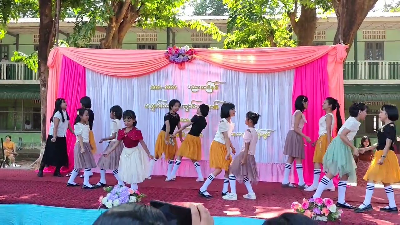 သန်လျင် အ.ထ.က ( 2)  ကျောင်းသူလေးများ