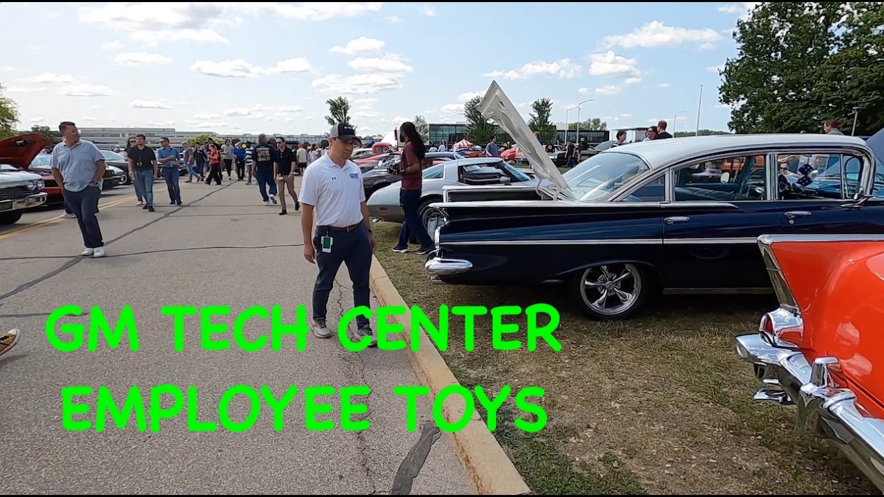 Автомобильная выставка сотрудников GM Tech Center в Уоррене, штат Мичиган