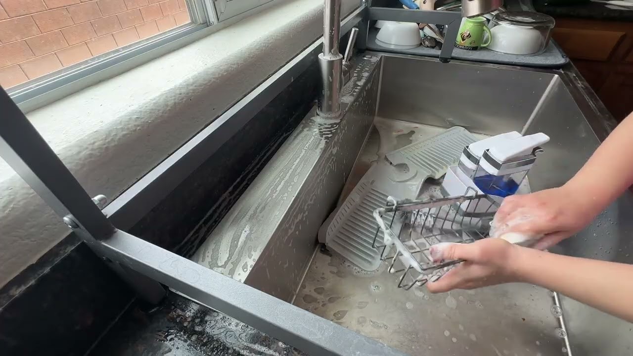 Satisfying Kitchen Dish Cleaning