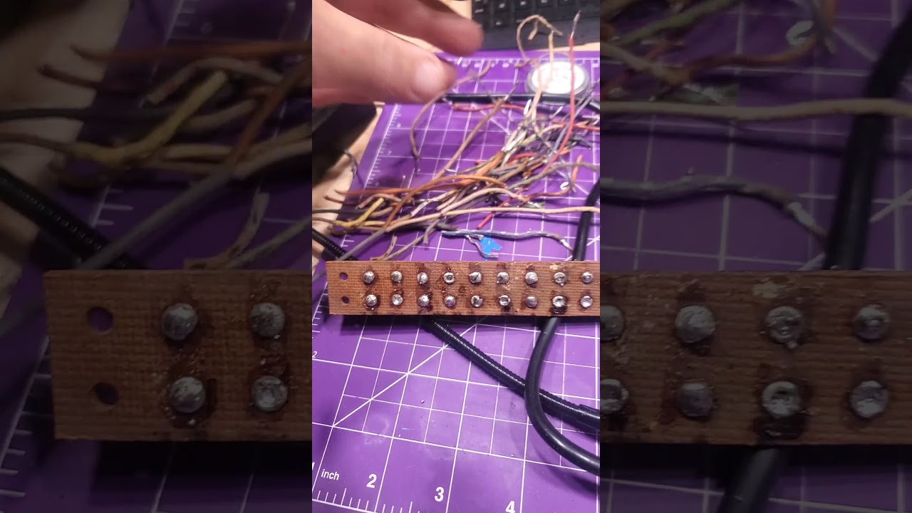 Jones Plug replacement on a 1969 Chicago Coin Yankee Pinball machine