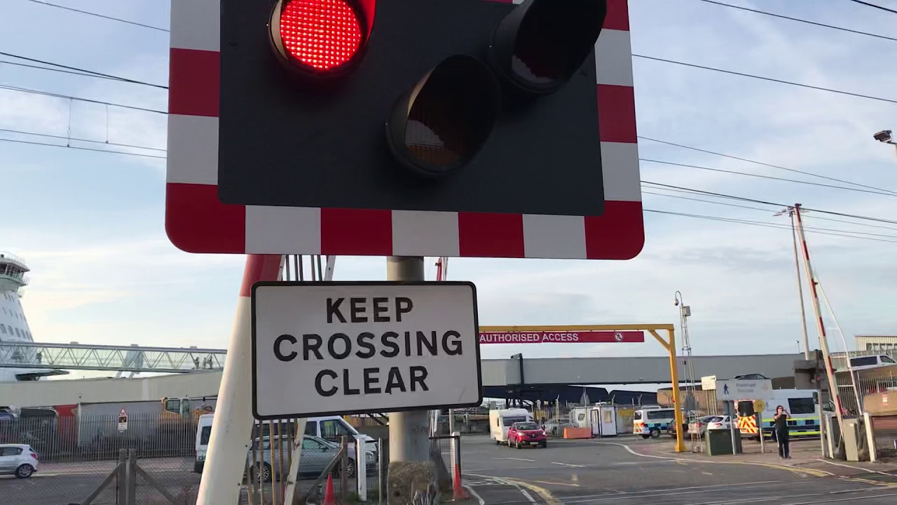 Parkeston West Level Crossing (Essex) Monday 08.07.2019