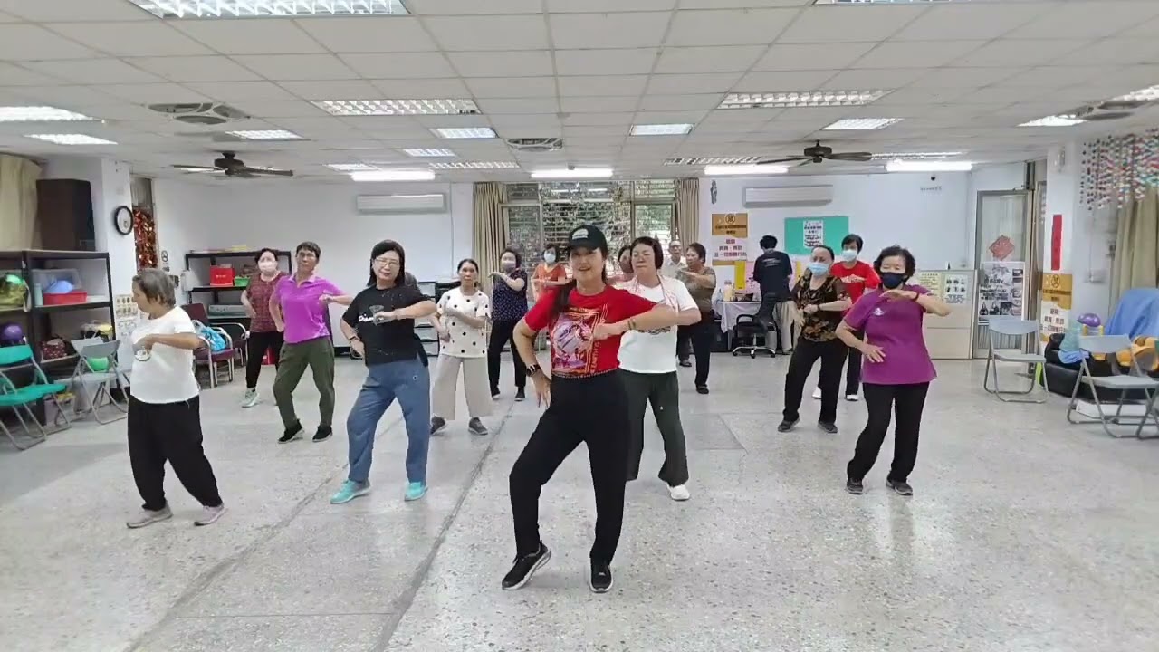 週五運動伸展午班 / 阿帕次    編舞&指導老師:李李 #【現學現錄+背面示範】☘️ 霸佔所有音源榜，洗腦的「阿帕次」快跟著我們一起來阿帕次 阿帕次 阿帕次~