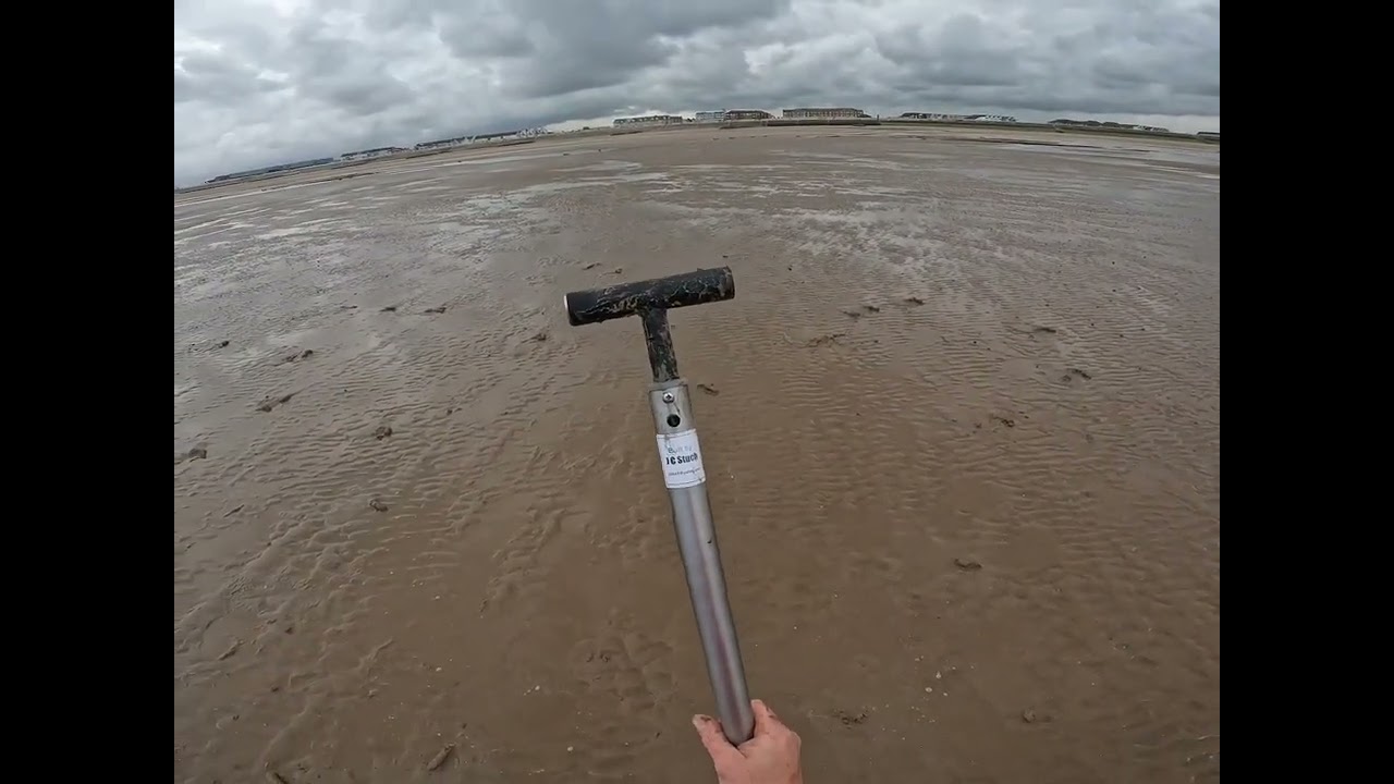 New Bait Pump collecting Black Lug Worm down at Cleveleys - Free Bait collecting from the Beech