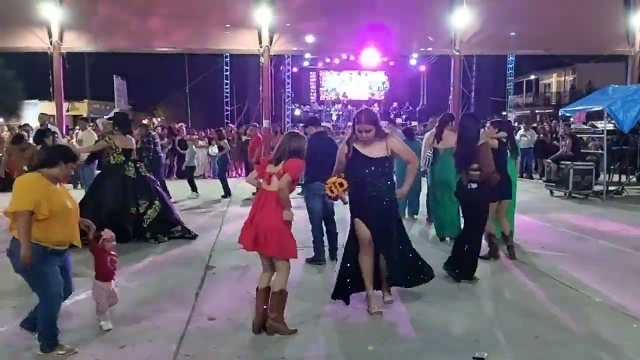 BANDA LAGUNERA, EN EJIDO SANTO NIÑO CHAVEZ COAHUILA